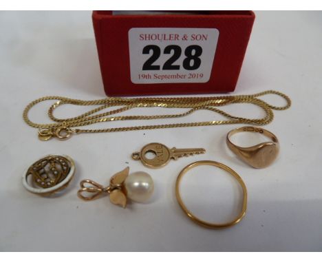 14ct gold chain, 9ct Yale key charm, child's signet ring, pearl pendant (stamped 14ct) etc