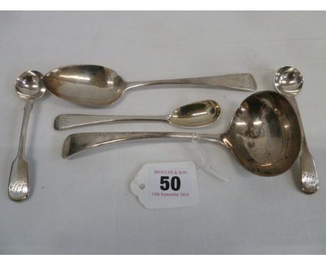 Silver sauce ladle, salt spoons etc (5)