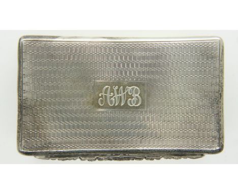 Hallmarked silver snuff box with gilt interior, London assay 1926, maker ABP, 80g. UK P&amp;P Group 2 (£20+VAT for the first 
