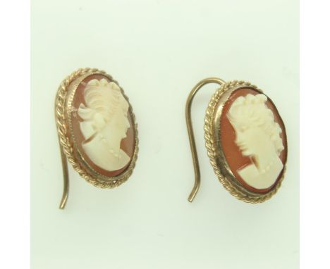 Pair of 9ct gold cameo earrings, 2.0g. UK P&amp;P Group 0 (£6+VAT for the first lot and £1+VAT for subsequent lots) 