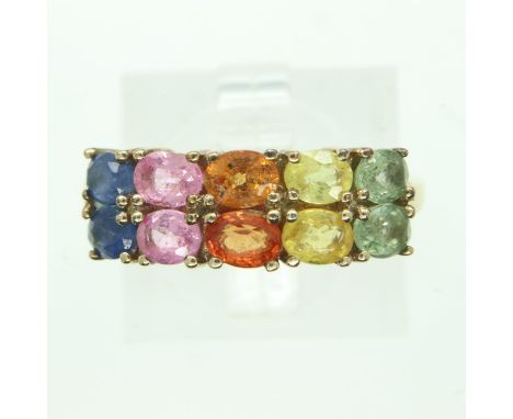 9ct gold ring set with multi-coloured natural sapphires, size O, 2.6g. UK P&amp;P Group 0 (£6+VAT for the first lot and £1+VA