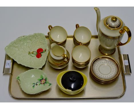 TRAY CONTAINING CARLTON WARE DISHES, CARLTON WARE LIDDED PRESERVE DISH & QUANTITY GROSVENOR COFFEE WARE     