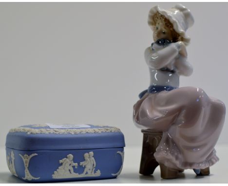 WEDGWOOD LIDDED BOX & NAO FIGURINE ORNAMENT     