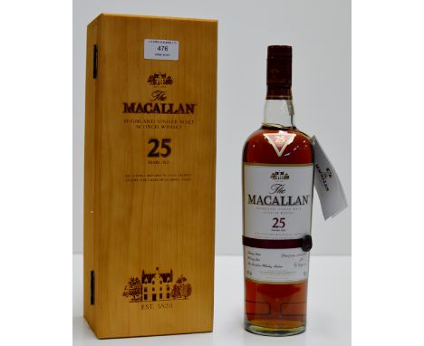 THE MACALLAN 25 YEARS OLD HIGHLAND SINGLE MALT SCOTCH WHISKY, DISTILLED AT THE MACALLAN DISTILLERY IN SPEYSIDE, SCOTLAND, THI