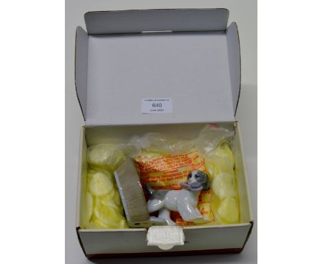 NAO PUPPY DISH WITH BOX     