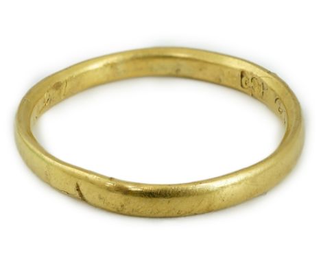 An early 18th century gold posy ring, the interior shank with engraved inscription and maker's mark RP for Richard Pargeter, 