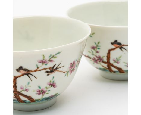 A PAIR OF SMALL CHINESE FAMILLE-ROSE BOWLS (2)Blue Daoguang seal marks, but probably later Each painted with two birds in flo