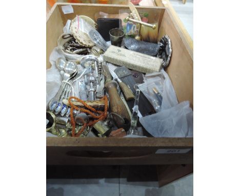 A miscellaneous tray including keys, corkscrews, spoons, pen nibs etc 