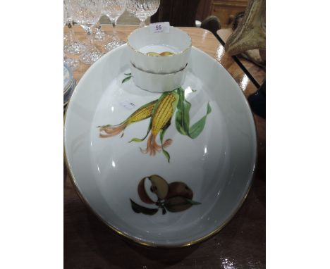 A Royal Worcester Evesham oval dish and two small dishes