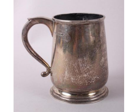 A silver pint tankard, 12.8oz troy approx 4 3/4" hCondition: Small ding to base rim, light surface scratches.  