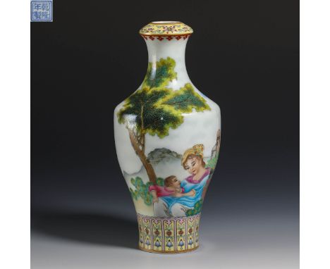 Enamel colored snuff bottle from Qing Dynasty   H21.5cm           W9.5cm       Weight330.4g