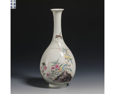 Enamel coloured vase from Qing Dynasty   H20cm           W9cm       Weight266.5g