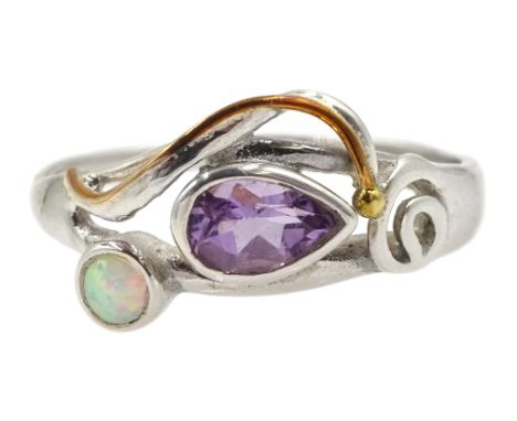 Silver and 14ct gold wire opal and amethyst ring, stamped 925 - Condition Report Size Q-R