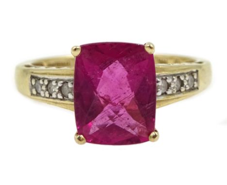 14ct gold briolette cut rubellite ring, with diamond set shoulders, hallmarked  - Condition Report Approx 3.8gm, size R-S