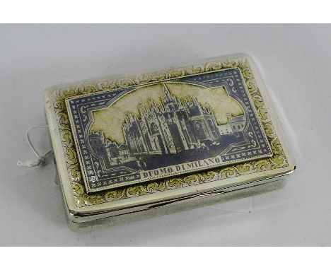 Continental silver and gilt niello decorated snuff box, the hinged lid depicting Diomo Di Milano, 8cm wide 