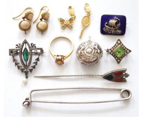 GOOD SELECTION OF VINTAGE SILVER AND OTHER JEWELLERY
comprising a diamond and gem set silver brooch, a silver kilt pin, an ag