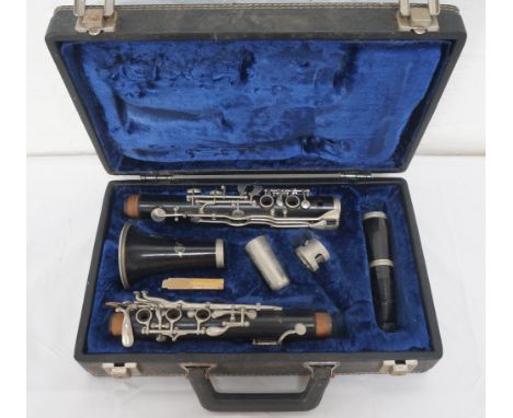 VINTAGE 'SCHREIBER' EBONISED CLARINET
serial number '133146', the mouthpiece marked 'Herbert Wurlitzer, Neustadt', with fitte