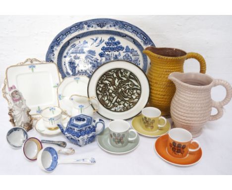 SUSIE COOPER PART COFFEE SET
comprising coffee cans and saucers (12 pieces), a pair of Wedgewood green Basalt plates decorate