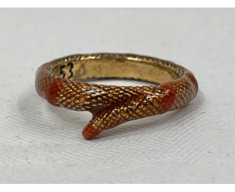An enamel serpent ring, size N.