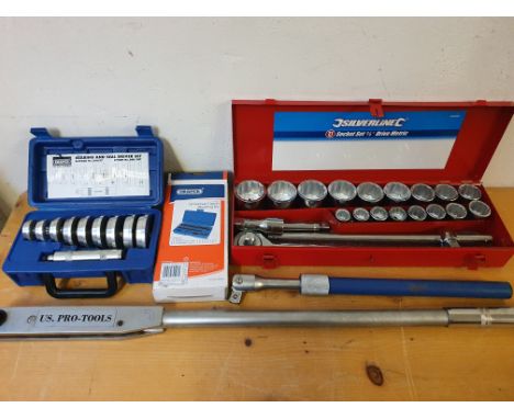 A US Pro Tool 15J-197 torque wrench, a Universal clutch alignment tool, a bearing and seal set, a socket set and a bar.  