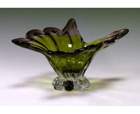 Continental green and amethyst glass freeform bowl   Condition: 