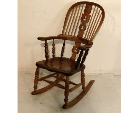 Elm seat Windsor style stick back rocking elbow chair   Condition: 