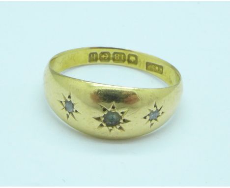 An 18ct gold ring, Birmingham 1907, 2.4g, L