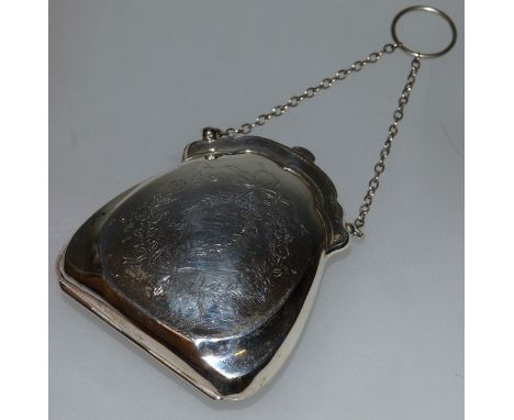 AN ENGRAVED GEORGE V SILVER PURSE AND CHAIN engraved with garlands. Birmingham 1914.