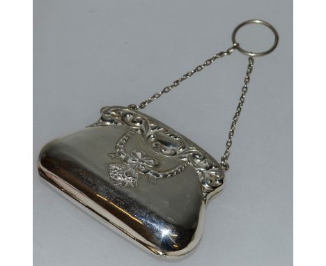 A SILVER PURSE AND CHAIN decorated with garlands.