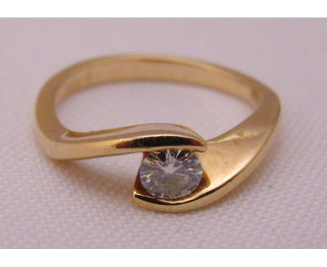 14ct yellow gold and white stone ring, approx total weight 3.6g