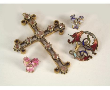 ENAMELLED JEWELLERY.
Two 19th century, cold painted enamel small flower brooches, one other enamelled brooch & a paste set br