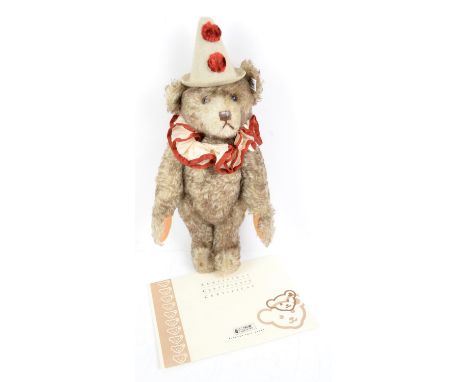Steiff modern limited edition Teddy Clown 1926, with button in ear, 1799/3000, 33cm high, with certificate,