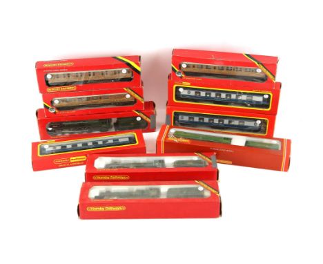 Hornby R063 BR green "Britannia", R374 SR green Battle of Britain Class "Spitfire" , R759 GWR Green "Albert Hall",  R154 SR g
