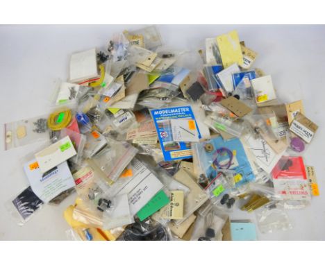 Model Scene - Alan Gibson - TMC - Others - A mixed assortment of Model railway and rotary tool accessories to include nuts, s