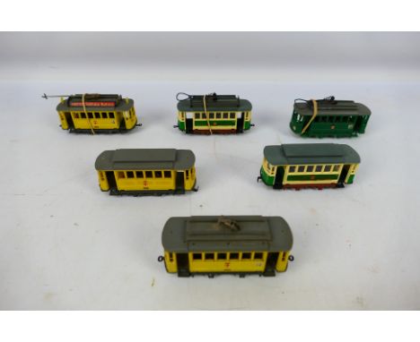 Rivarossi - A fleet of four unboxed Rivarossi #5432 HO gauge motorised model trams with two Rivarossi #5471 trailers by Rivar