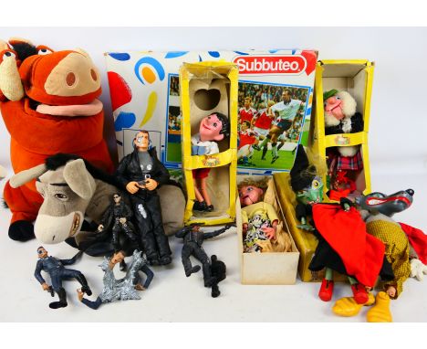 Pelham - Disney - Dreamworks - Others -  5 marionette puppets to include SM Macboozle, Sl7 Pinocchio, Standard Puppet and oth
