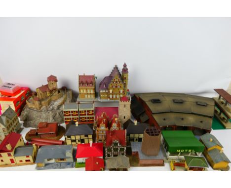 Kibri - Vollmer - Others - A quantity of plastic HO/OO gauge model railway scenic buildings and accessories. The kit built bu