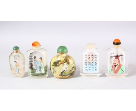 A MIXED LOT OF 5 CHINESE REVERSE PANTED SNUFF BOTTLES - each depicting a portrait of a figure or figures in landscapes, varie