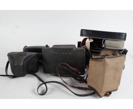 Cameras, to include a Polaroid 250 Automatic Land Camera, Polaroid 1000 Land Camera, Kodapak 126 Instant Load, Halina 3000, K