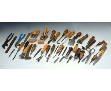 A COLLECTION OF SHOEMAKERS TOOLS including sewing awls etc (qty)
