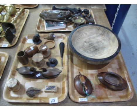 Two trays of assorted, mainly treen items, to include: miniature barrels; duck ornaments; pedestal bowl with lacquered finish