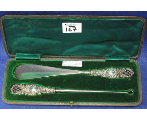 Cased silver and steel button hook and shoe horn, Birmingham, 1898, maker: Levis and Salaman.(B.P. 24% incl. VAT)