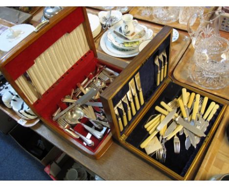 Oak cased, plated fish knife and fork set together with another mahogany finish, cased, silver plated canteen of cutlery. (2)