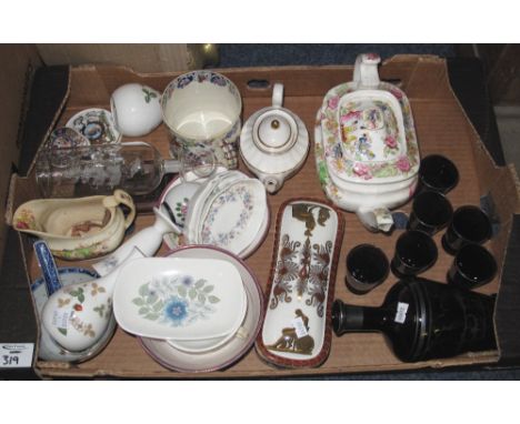 Tray of assorted china and glass to include: modern Chinese rice bowl and spoon; Wedgwood 'Wild Strawberry' and 'Clementine' 