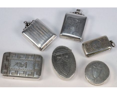 A collection of six assorted patch boxes and lockets: various makers and dates, total weight of silver 1.64ozs.
