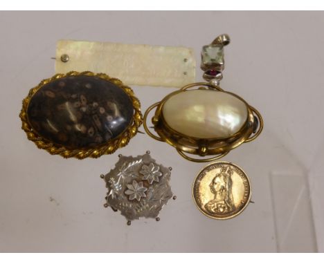 A Miscellaneous Collection of Antique Jewellery, including pearl, agate, silver and coin brooches, together with a garnet and