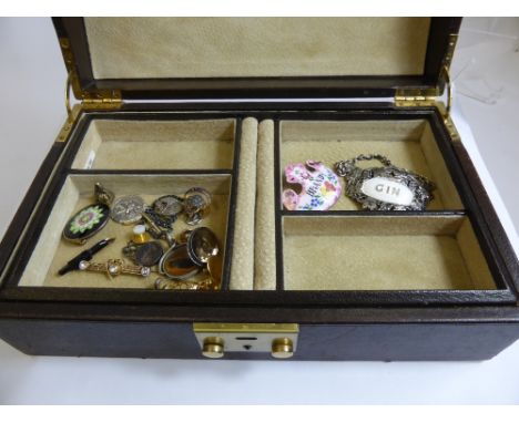 An Antique Leather Jewellery Box, together with a collection of miscellaneous jewellery including brooches, 9 ct green stone 