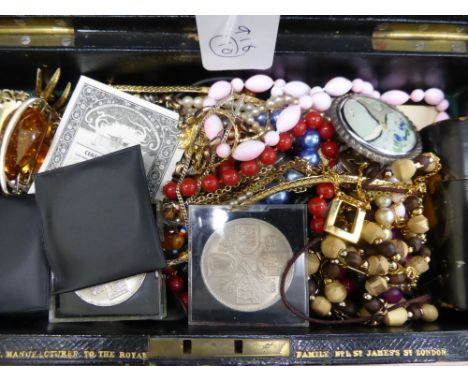 A Miscellaneous Collection of Costume Jewellery, including brooches, necklaces, cuff links together with a collection of vint