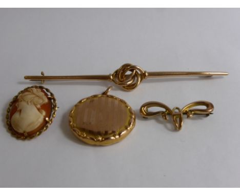 A Miscellaneous Collection of 9 ct Jewellery, including a Lady's 9 ct Gold Vintage Locket, together with two 9 ct Gold Brooch