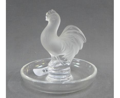 Lalique glass pin tray with opaque Cockerel, with an etched Lalique mark to base, 10cm diameter